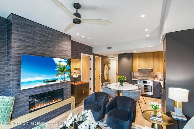 Foto del edificio - 119 Wood Rd