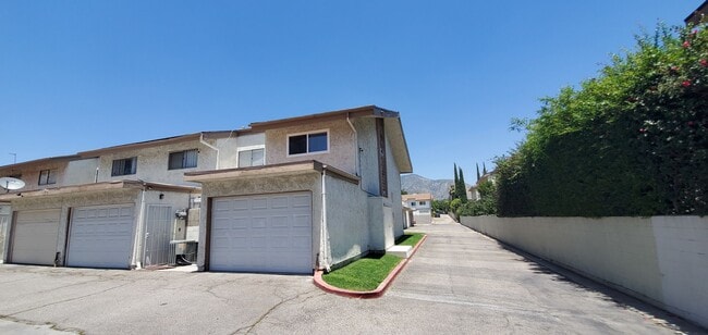 Building Photo - Beautiful  Sylmar Condo