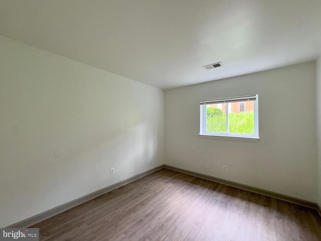 Building Photo - 3500 Beech Ave