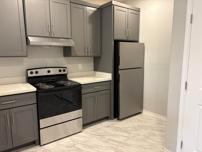 Foto del edificio - 3616 McDonell Ave