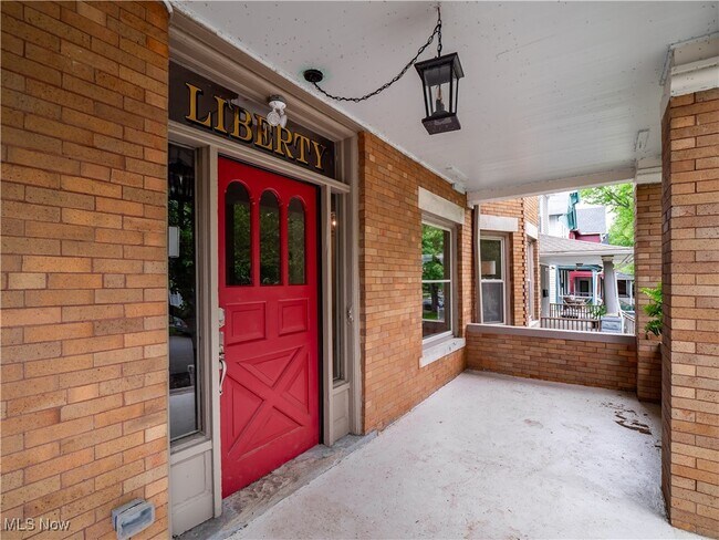 Building Photo - 1854 W 48th St