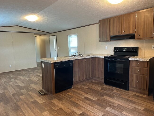 Photo - 833 Lovell Rd House