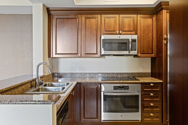 Foto del edificio - 1660 Renaissance Commons Blvd