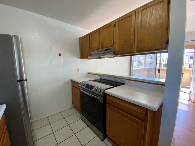 Foto del edificio - 98-943-943 Moanalua Rd