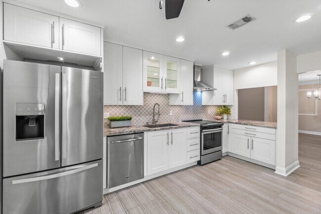 Building Photo - 9240 Sable Ridge Cir