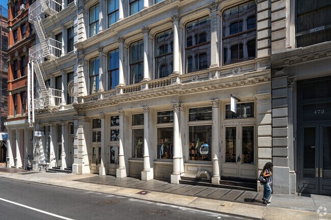 Building Photo - 476 Broome St