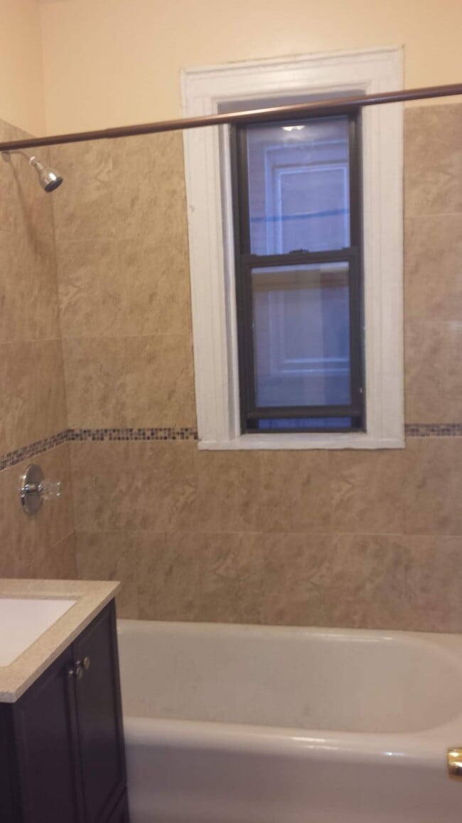 Building Photo - 715 Avenue C
