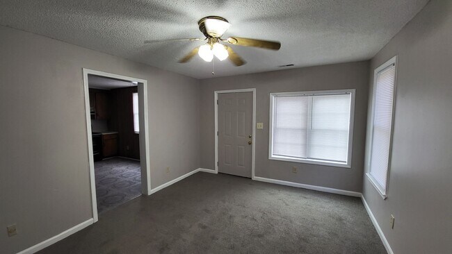 Foto del edificio - 801 E 6th St