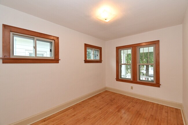 Building Photo - 1727 E Morgan Ave