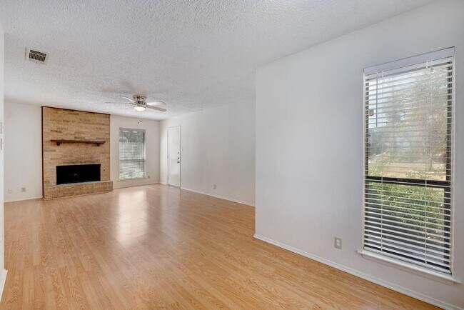 Building Photo - 5619 Clay Ave