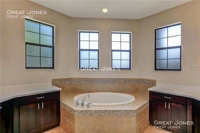 Building Photo - 4 bedroom in Lady Lake FL 32159