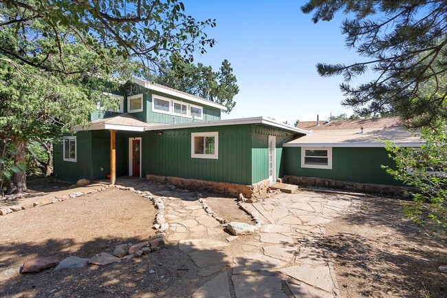 Building Photo - Beautiful 4-Bedroom, 3-Bathroom Home with ...