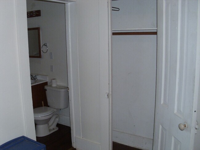 Foto del edificio - 2 bedroom house with garage