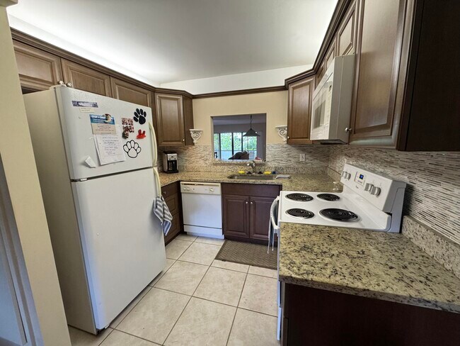 Building Photo - 11894 Suellen Cir