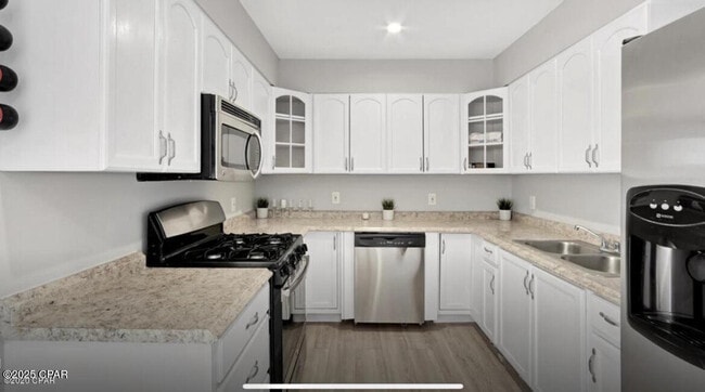 Building Photo - 906 Huntington Dr