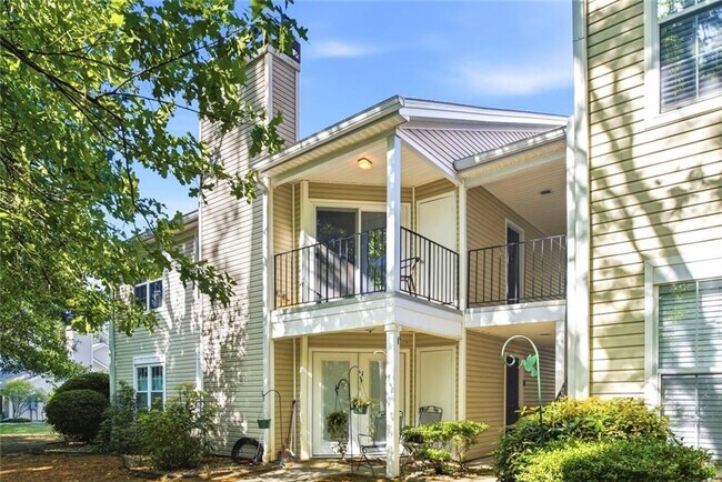 Foto del edificio - 728 Ridgefield Dr