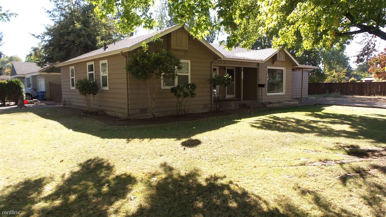 Primary Photo - 2 br, 1 bath House - 3230 Bell Ave