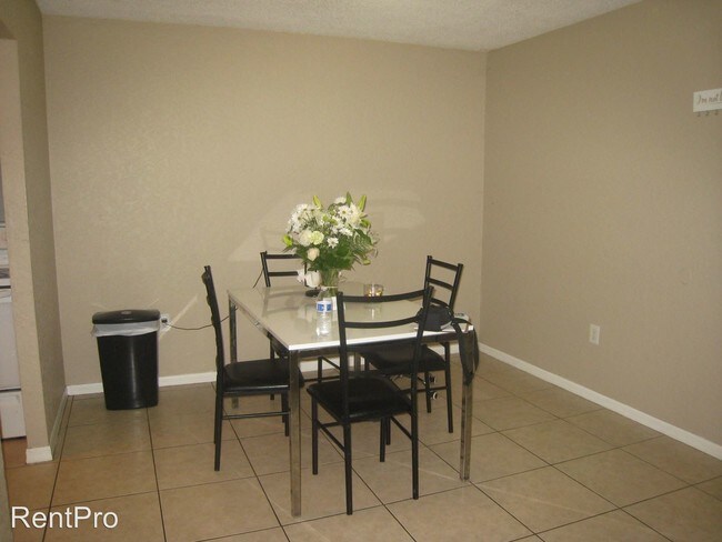 Building Photo - 429 Executive Center Dr