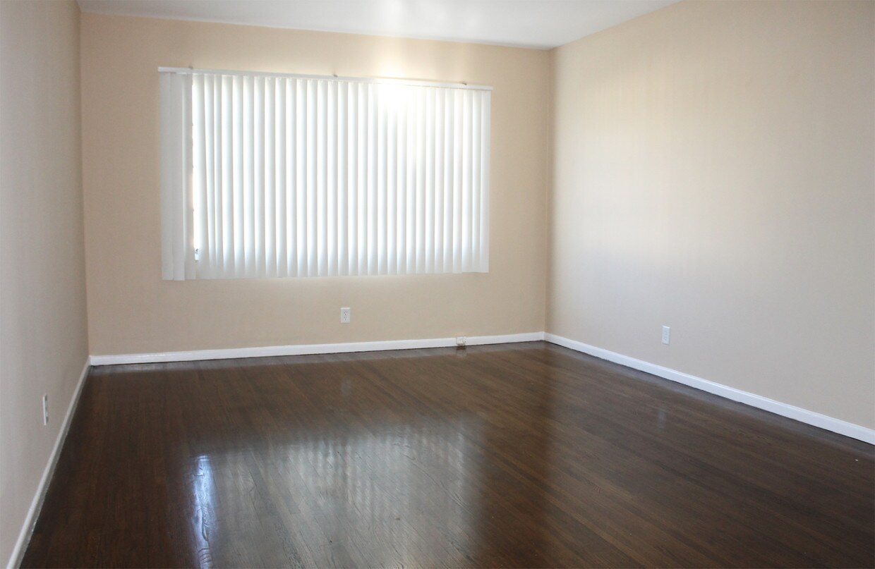 Santa Rosalia Apartment Homes Apartments in Los Angeles, CA