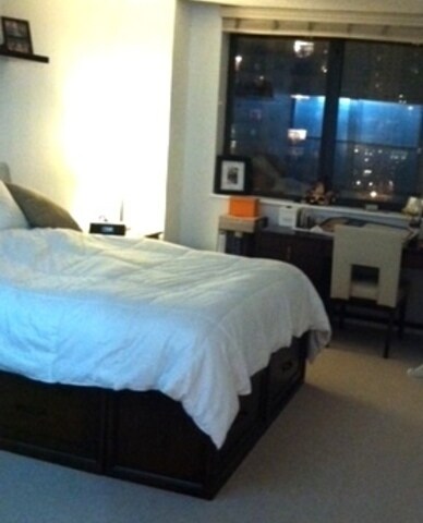 Building Photo - 33 W Delaware Pl