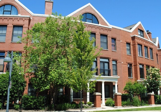 Building Photo - 2032 Valor Ct