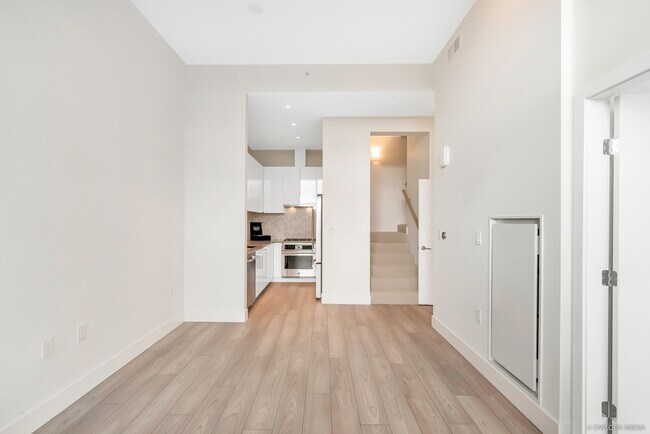 Photo du bâtiment - TH4-3561 E Kent Ave N