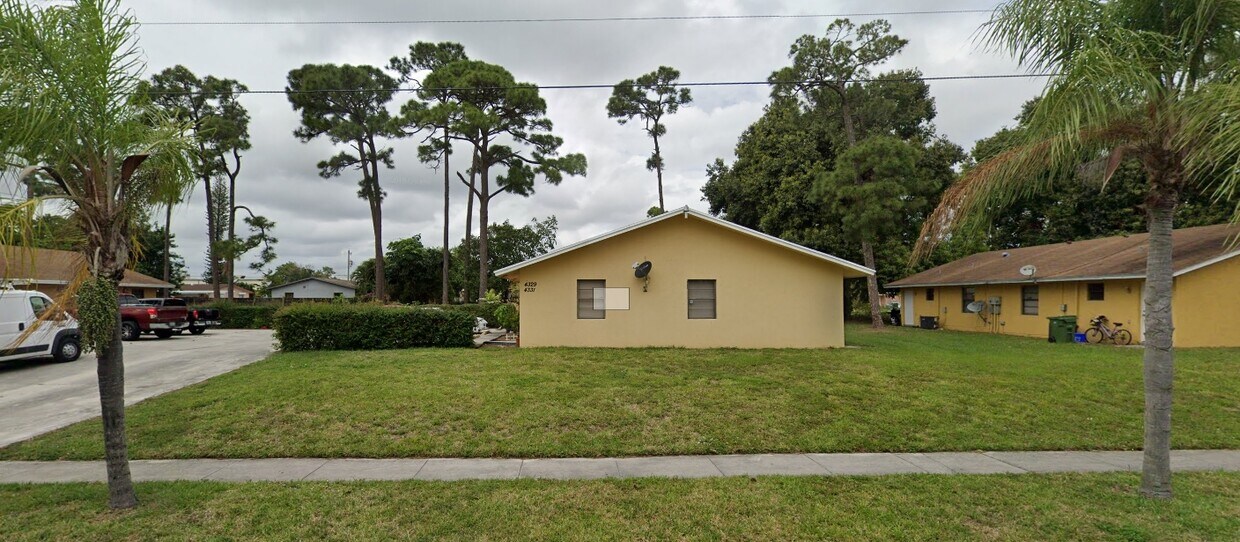 Primary Photo - Ballpark Apartments