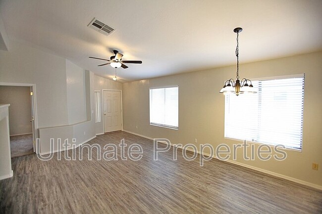 Foto del edificio - 14969 W Caribbean Ln