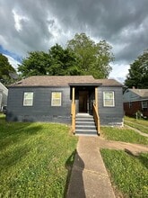 Building Photo - 840 Freeman St