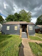 Building Photo - 840 Freeman St