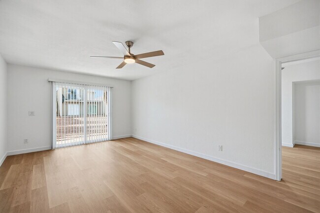 Building Photo - 2844 E Marconi Ave