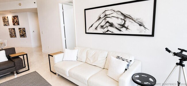 Foto del edificio - 15901 Collins Ave