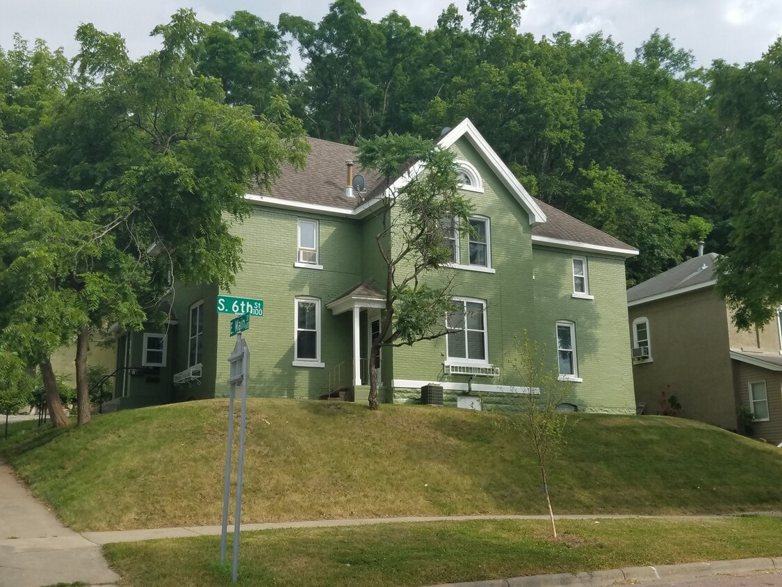 Primary Photo - 605 E Main St
