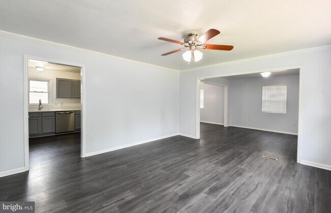 Foto del edificio - 9336 Ladysmith Rd
