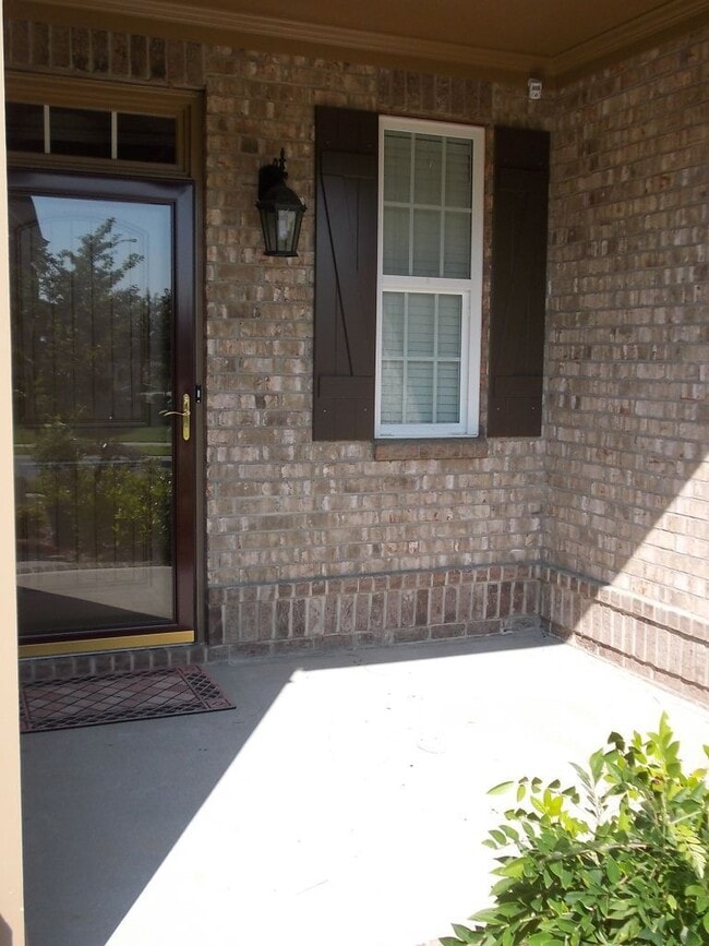 Foto del edificio - COMING SOON!!! Beautiful 2 Story, 2 Bedroom Townhome in Christenbury