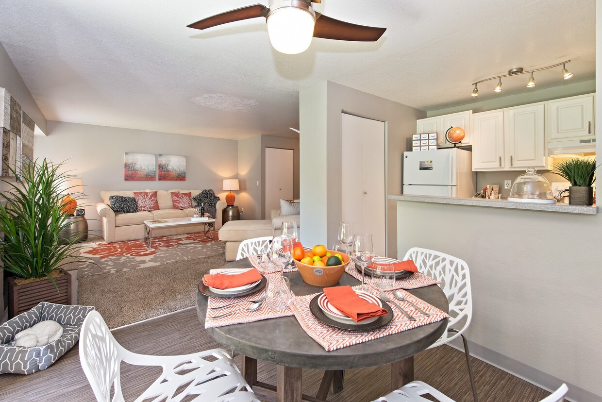 Pavilion Apartments in Federal Way, WA