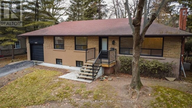 Photo du bâtiment - 1465 Duncan Rd