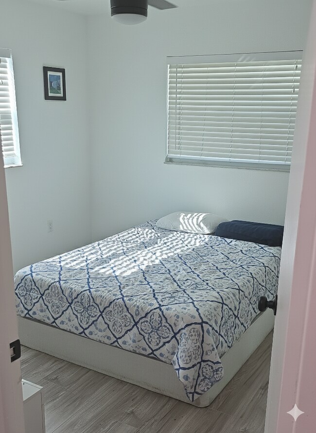 BR2 - 10501 Lake Vista Dr