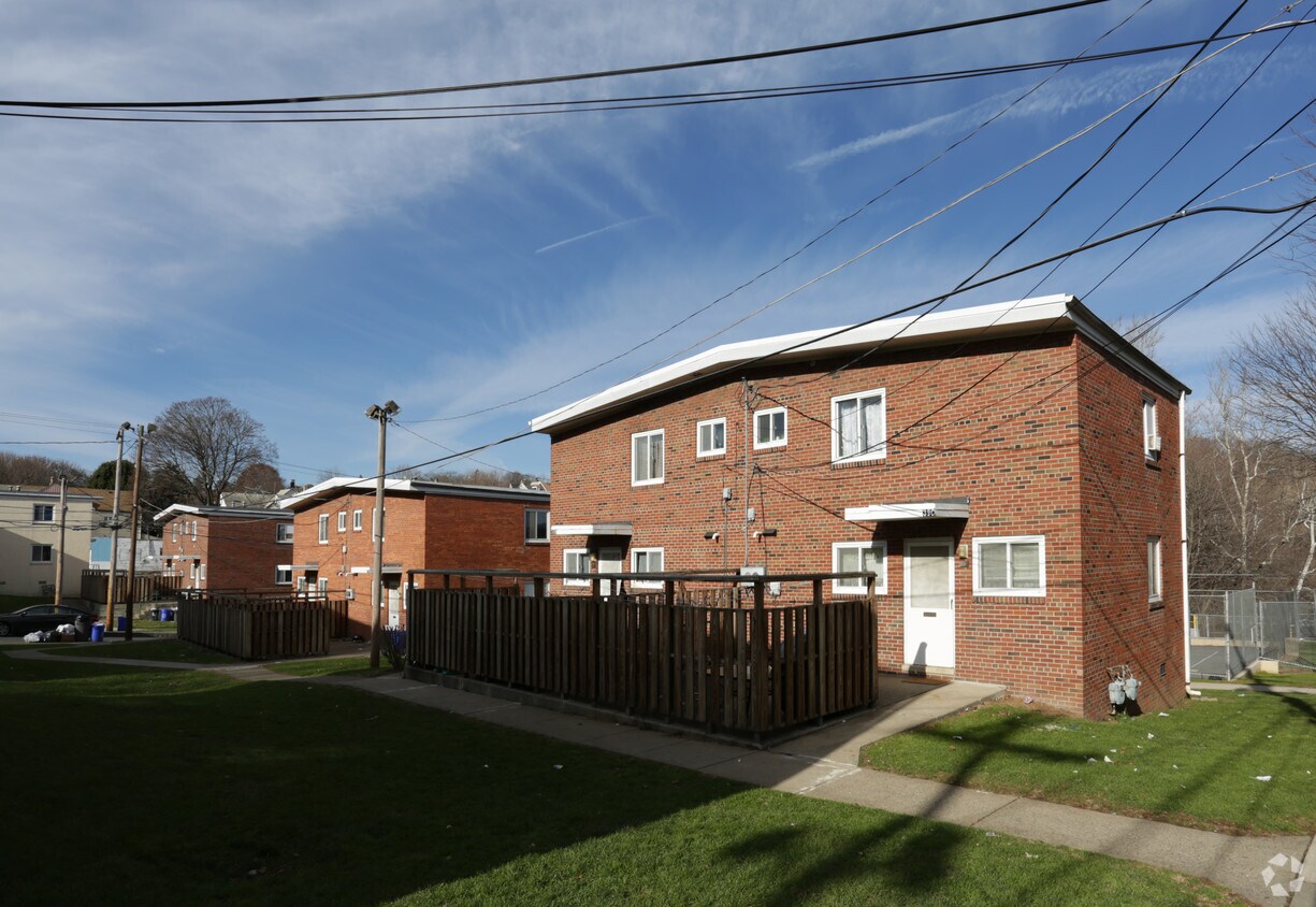Building Photo - 40 N Union St