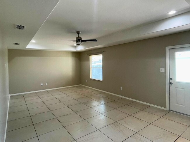 Foto del edificio - 5306 Hacienda Ln