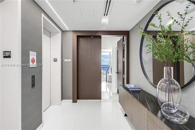 Foto del edificio - 300 Biscayne Blvd Way