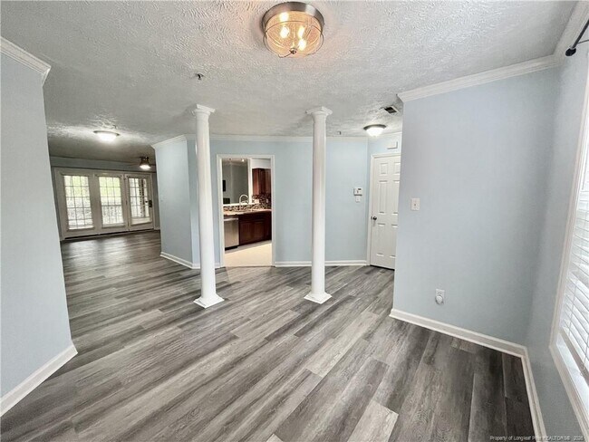 Building Photo - 350 Bubble Creek Ct