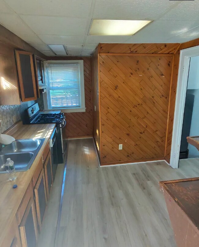 Foto del edificio - Newly Renovated Pet-Friendly 3-Bedroom Hom...