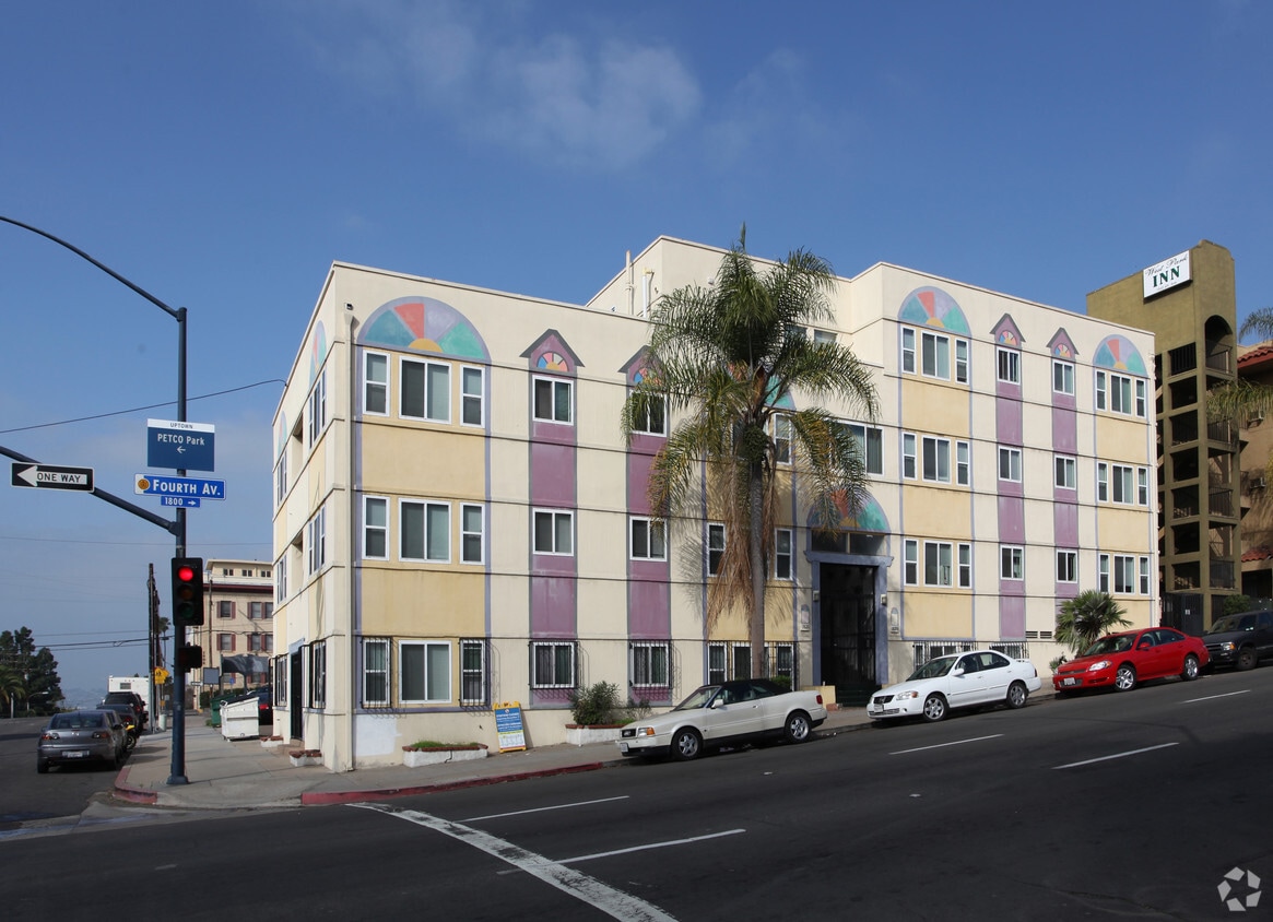 Primary Photo - Grandview Apartments