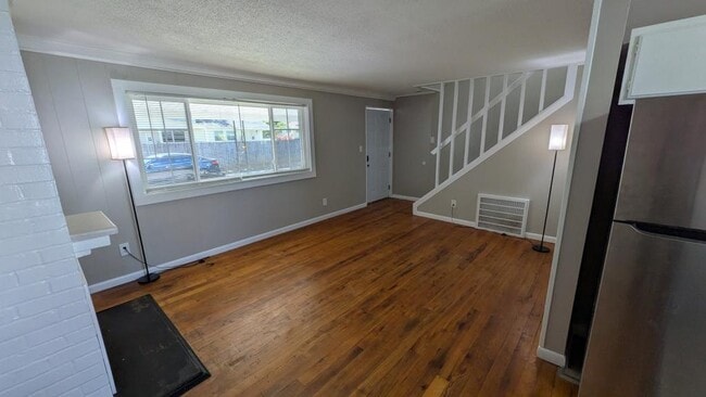 Building Photo - 121 Nesper Rd