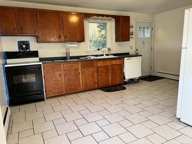 Building Photo - 76 Ring Dr
