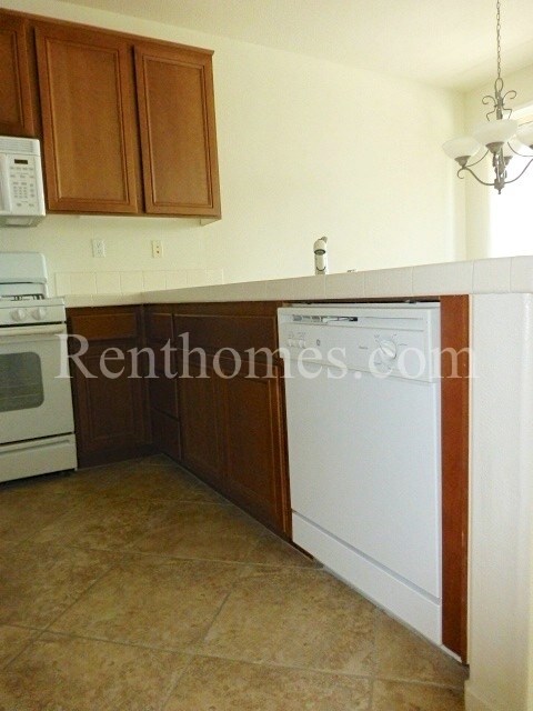 Building Photo - 16938 Hutchins Landing