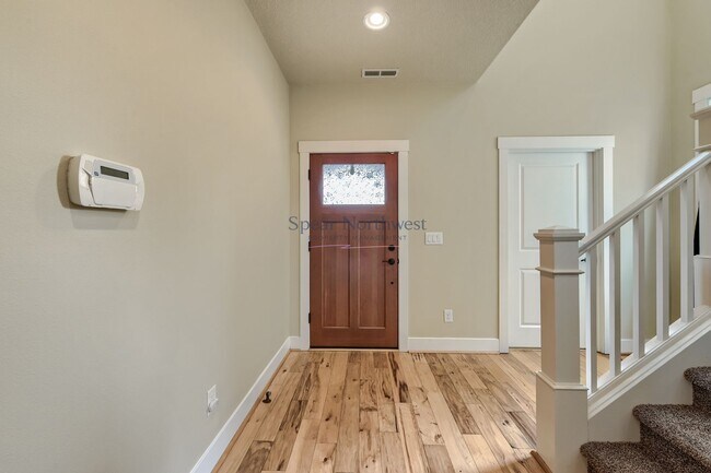 Building Photo - 2015 Craftsman 4BR/2.5BA in Orenco Woods Crossing — Steps from Orenco Woods Nature Park