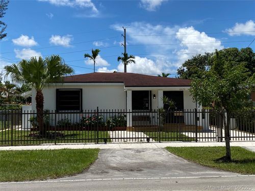 Foto principal - 6420 Tamiami Canal Rd