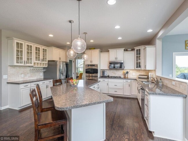 Building Photo - 1505 Hemlock Way
